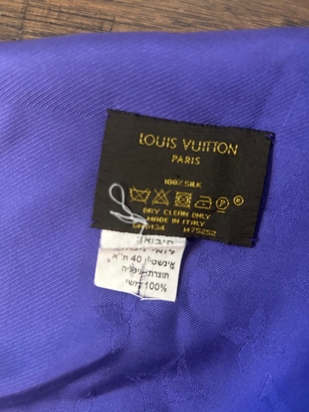 Louis Vuitton Violet Monogram Silk Shawl - Picture 4 of 14